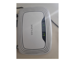 TP-Link WR841N 300 Mbps WiFi Router - Image 1/2