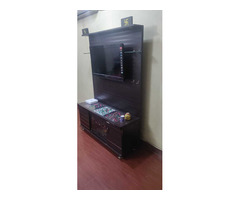 TV Unit of 6 Feet with storage - Apt for your living Room in DLF Phase2 - Image 2/4