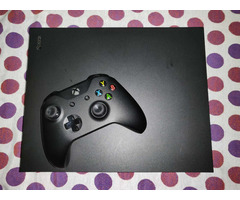 Xbox One X 1 TB (Lightly Used) - Image 2/3