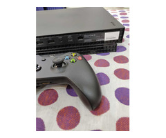 Xbox One X 1 TB (Lightly Used) - Image 3/3
