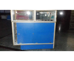 Wooden display counter for mobile shop - Image 2/6