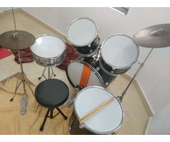 5 piece drum set with Throne - Image 1/10
