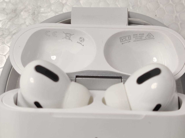 Apple Airpods Pro with serial number and GPS IndianTelephone - Buy Sell Used Products Online India SecondHandBazaar.in