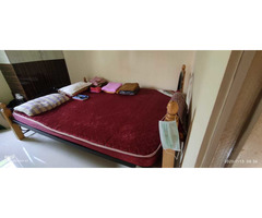 Queen Size Rubber wood with wrought iron with mattress - Image 2/10