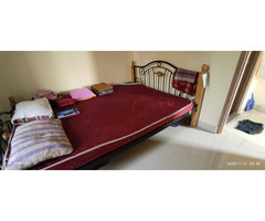 Queen Size Rubber wood with wrought iron with mattress - Image 3/10