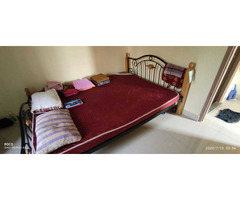 Queen Size Rubber wood with wrought iron with mattress - Image 4/10