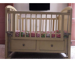 Solid wood baby cot - Image 5/10