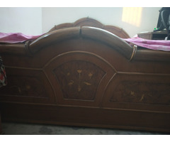 King size 75x72 storage bed with two side stools - Image 1/3
