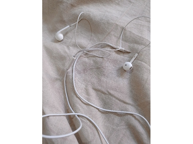 Real me earphone Pichhore-Shivpuri - Buy Sell Used Products Online ...
