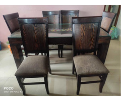 Elegant & Vintage, Solid Wood 6 Seater Dining Table with Chairs - Image 2/5