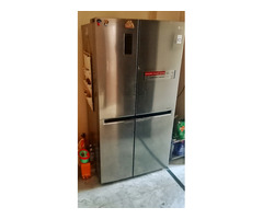 LG 687 litres side by side refrigerator with Smart thinq - Image 3/8