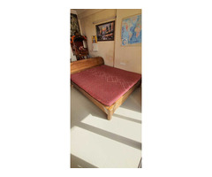King sized solid wooden bed - Image 2/9