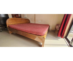 King sized solid wooden bed - Image 4/9