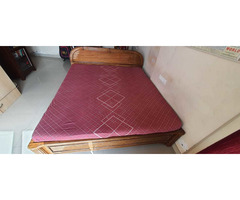 King sized solid wooden bed - Image 9/9