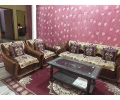 5 seater sofa with centre table - Image 1/4