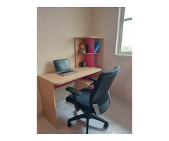Study Table with Office Chair - Image 5/9