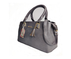 Beautiful and stylish handbags gives elegant touch and feel. - Image 1/10