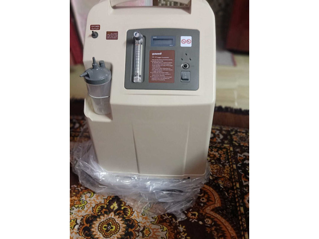 Brand new oxygen concentrator - 1/2