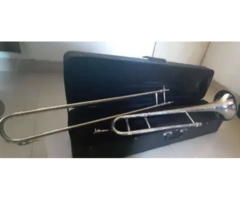 Tenor trombone (with clean Mouthpiece and outer protective case ) - Image 1/2