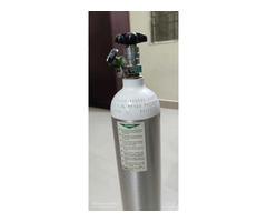 Selling 6 months old 4.5 L oxygen cylinder with Regulator, Humidifier and bag - Image 2/3