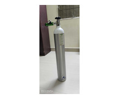 Selling 6 months old 4.5 L oxygen cylinder with Regulator, Humidifier and bag - Image 3/3