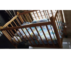Baby cot/ cradle with mattress - Image 2/4
