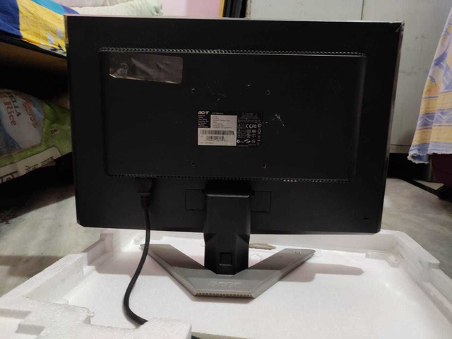 Brand New Acer LCD Monitor (NOT USED). - 3/7