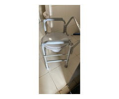 Commode Chair for elderly or disabled - Image 1/10