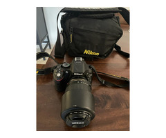The classic NIKON DSLR D5200 with normal + zoom lens - Image 2/5