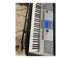 Yamaha Key Board with Stand - Image 5/6
