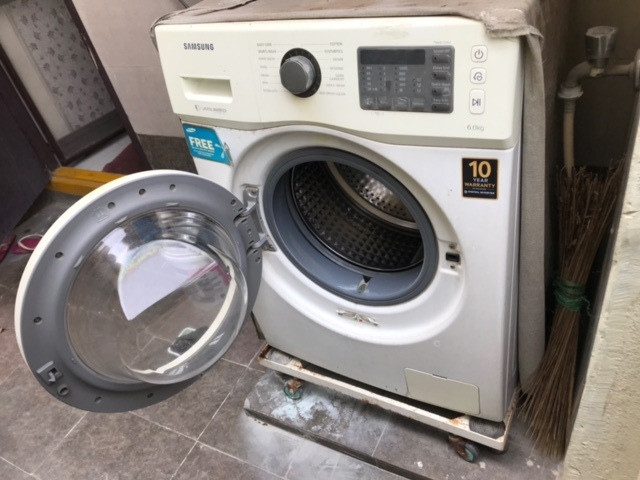 Samsung washing machine - 1/2