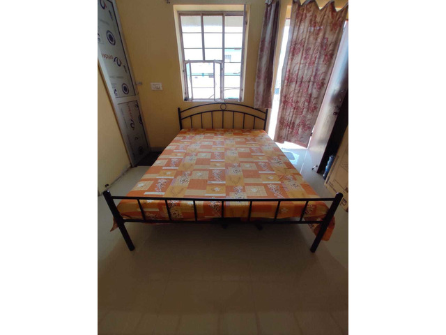 Wrought iron Queen size bed with mattress - 1/2