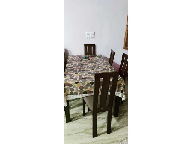 dinning table - 6 seater - 4/4