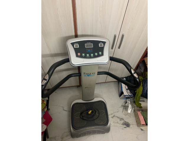 Imported Fitness World Vibration Machine for Weight Loss - 1/5