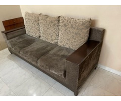3 seater sofa with arm rest - Image 3/3