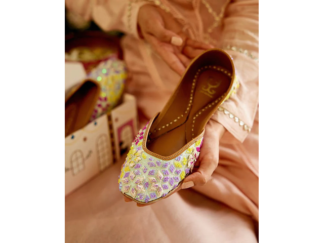 Handcrafted Women Footwear & Accessories Online, Fizzy Goblet Noida - Buy  Sell Used Products Online India