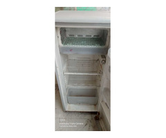 lg single door fridge 230 ltr an it is in working condition for sell - Image 4/4