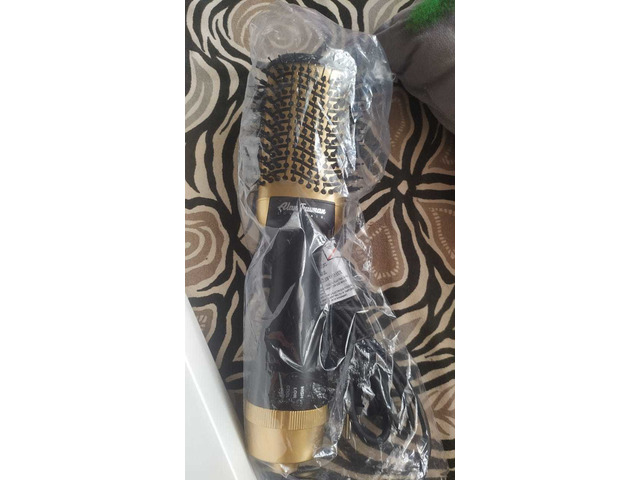 Alan Truman The Blow Brush and Hair Dryer - Thumbnail 3
