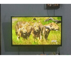 Thomson 32" smart led full HD tv - Image 1/8