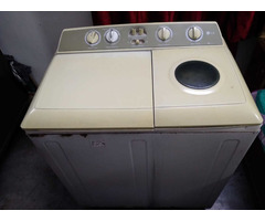 LG washing machine white colored - Image 1/4