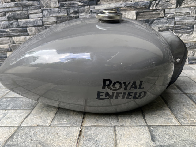 Newly painted Custom Tank For Royal Enfield Standard Model - Thumbnail 3