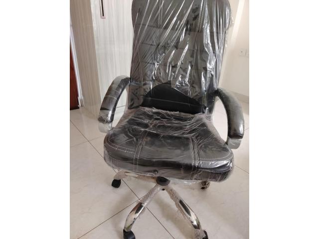 Olx office chair and table hot sale