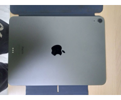 iPad Air 5 256gb with Apple Pencil and folio case - Image 6/6