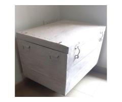 Iron trunk with lid for storage - Image 1/6