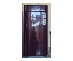 Fully working Whirlpool 180 L Refrigerator - Image 1/4
