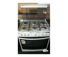 Continental Gas Stove, 6 Slots with Oven (Grill) Price is negotiable. - Image 4/4