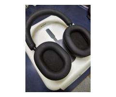 Sony WH-1000XM5 Wireless Noise-Canceling Headphones - Image 3/6