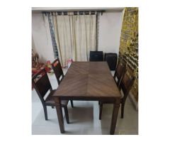 4 Seater dining table for sale - Image 2/2