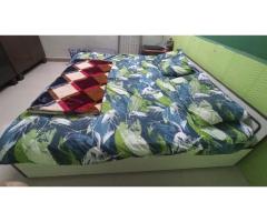 Solid wood bed with mattress - Image 3/4