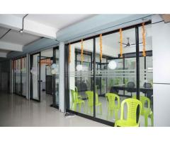 Office Glass & Aluminium Fabrication Pillars – Like New Condition for Sale ! - Image 4/5